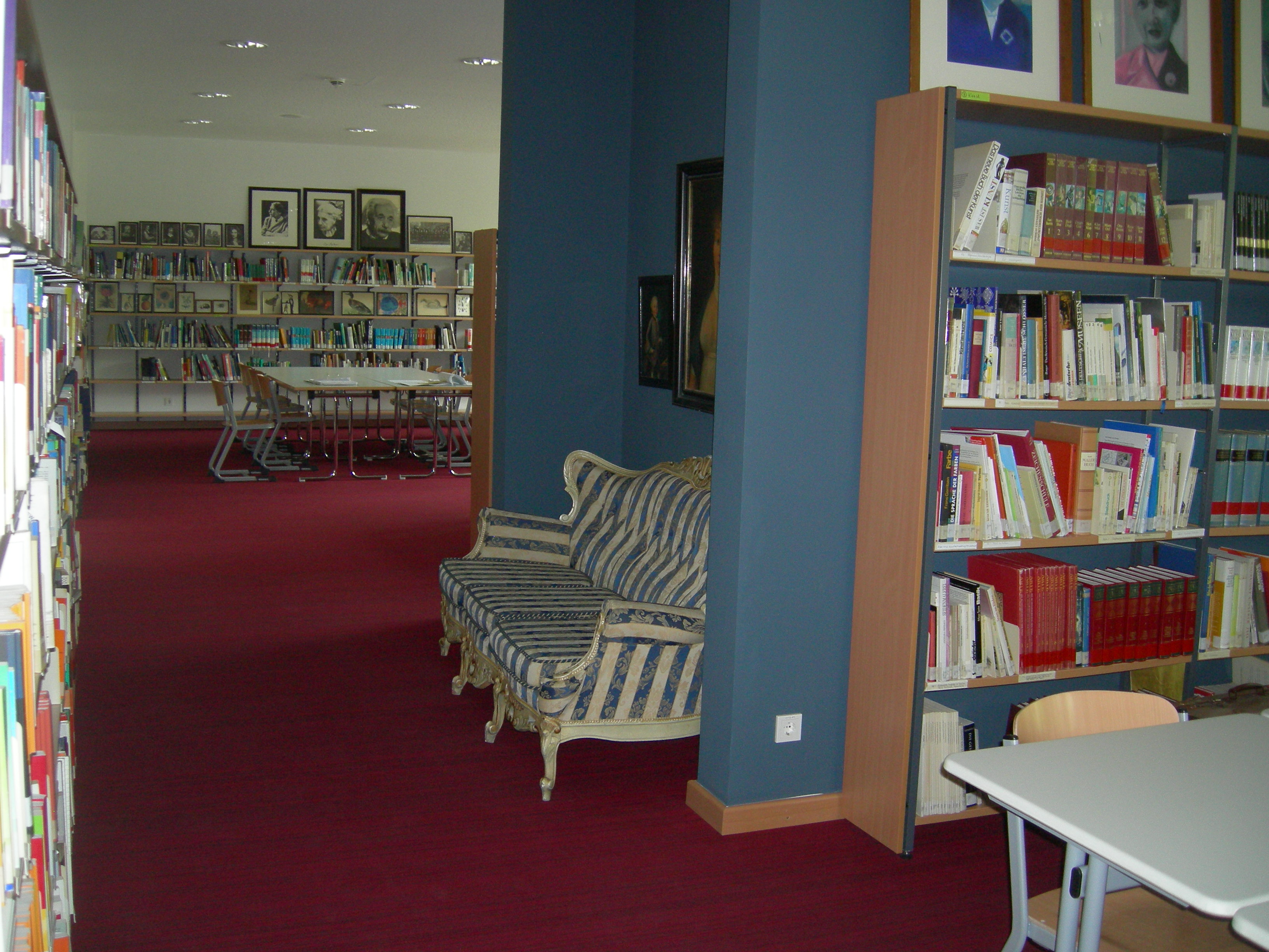 Foto aus der Schulbibliothek des Lise-Meitner-Gymnasiums
