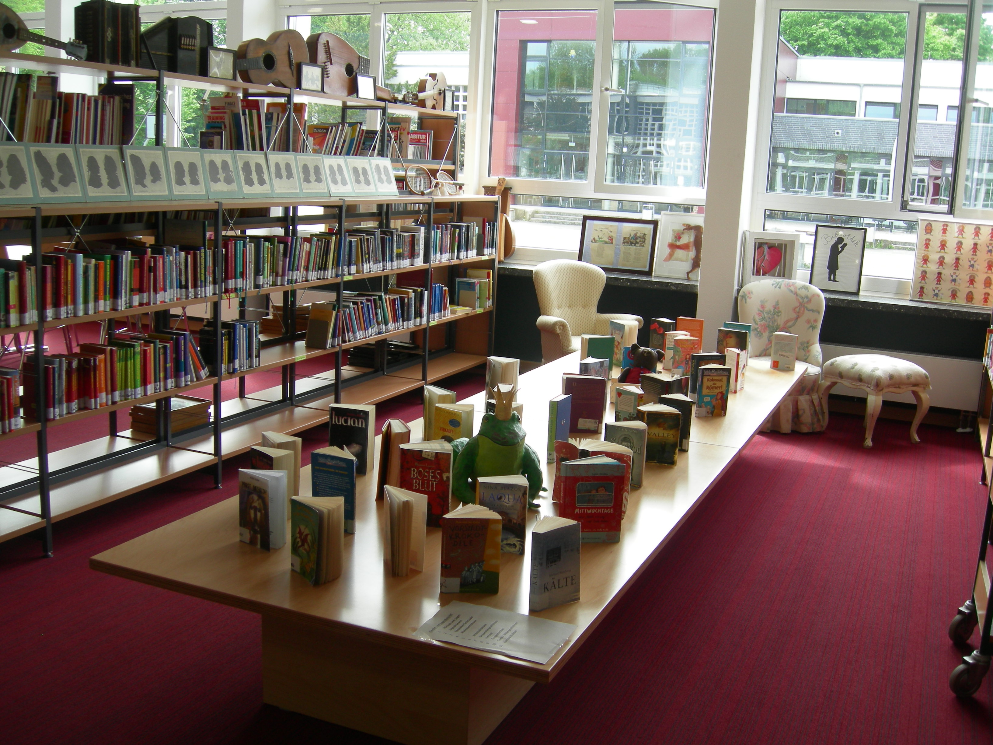 Foto aus der Schulbibliothek des Lise-Meitner-Gymnasiums